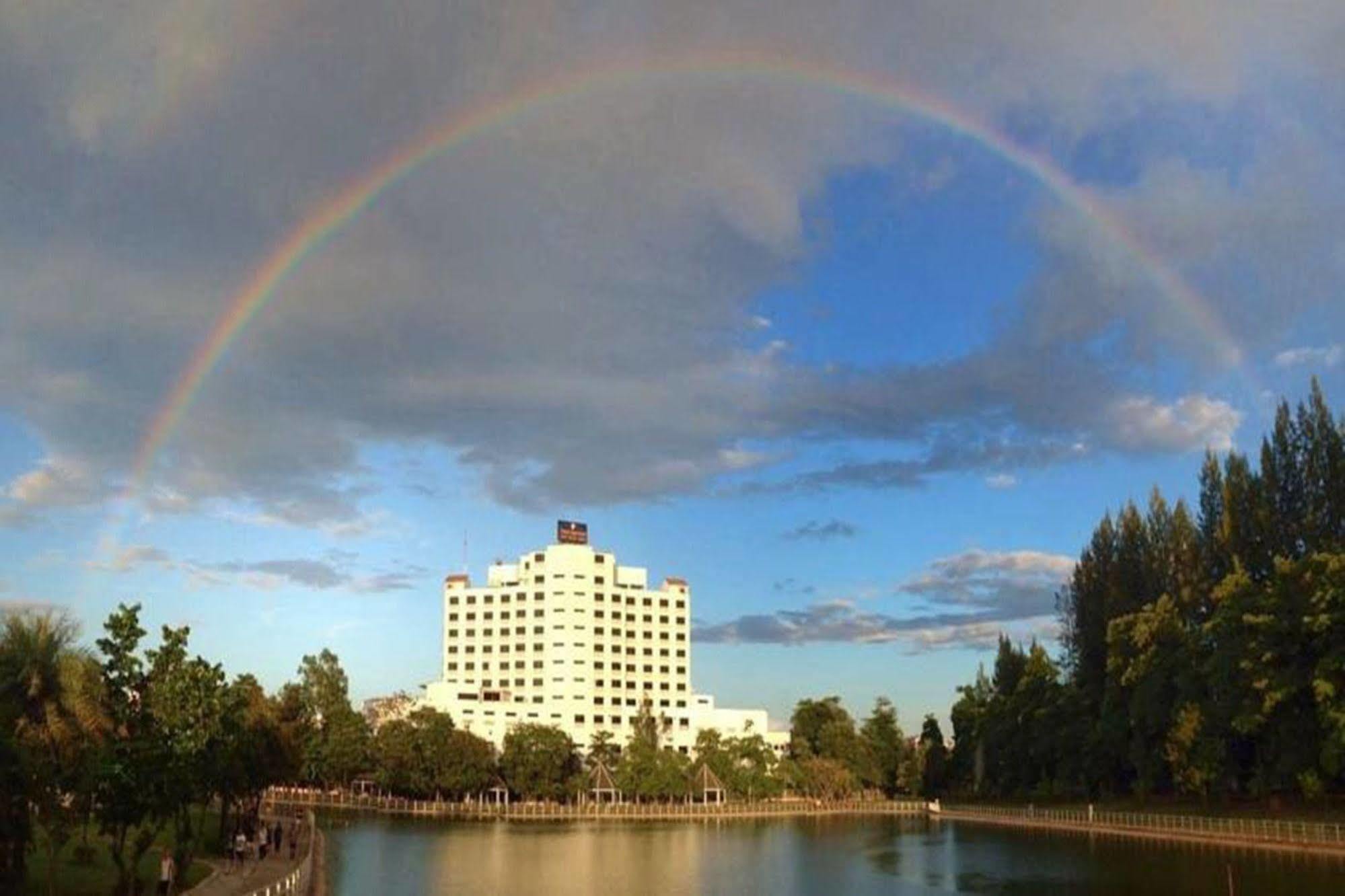 Ploy Palace Hotel Mukdahan Exteriör bild